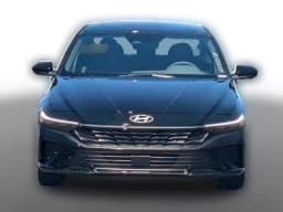 Hyundai Elantra SEL Convenience IVT 2025 — side view