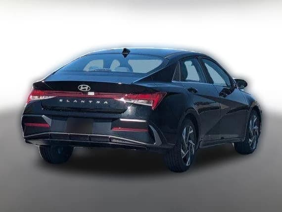 Hyundai Elantra SEL Convenience IVT 2025 — side view