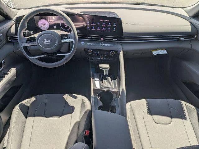 Hyundai Elantra SEL Convenience IVT 2025 — side view