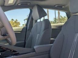 Hyundai Elantra SEL Convenience IVT 2025 — side view