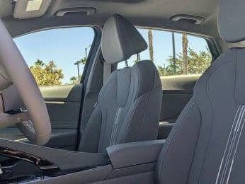 Hyundai Elantra SEL Convenience IVT 2025 — side view