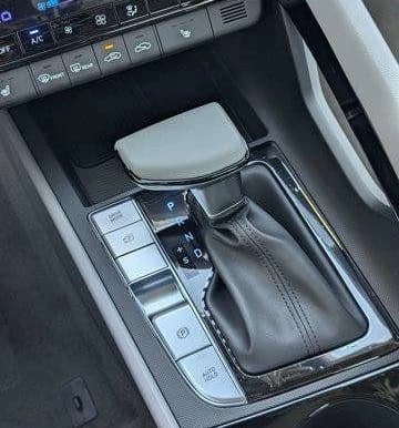 Hyundai Elantra SEL Convenience IVT 2025 — side view