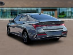 Hyundai Elantra SEL Sport Premium IVT 2026 — side view