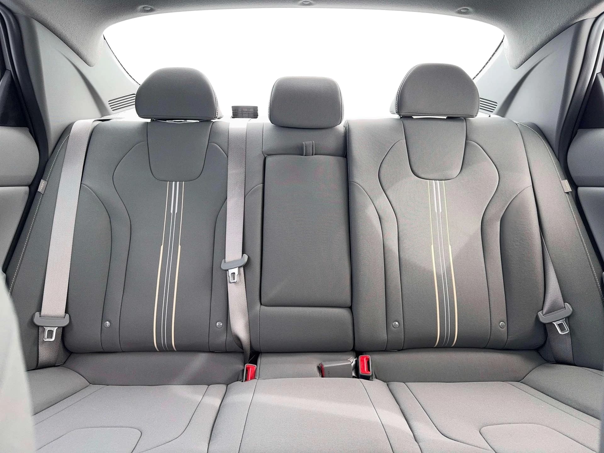 Hyundai Elantra SEL Sport Premium IVT 2026 — side view