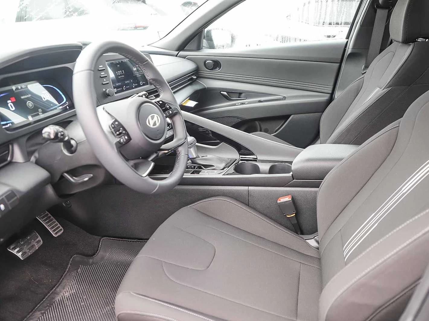 Hyundai Elantra SEL Sport Premium IVT 2026 — side view