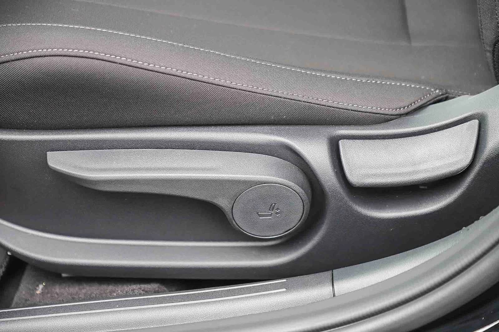 Hyundai Elantra SEL Sport Premium IVT 2026 — side view