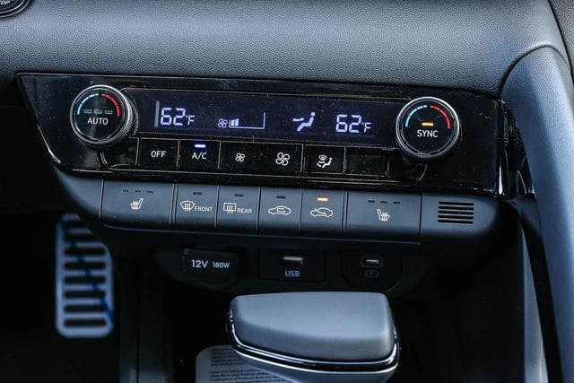 Hyundai Elantra SEL Sport Premium IVT 2026 — side view