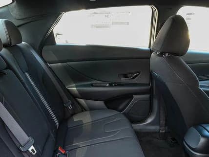 Hyundai Elantra SEL Sport Premium IVT 2026 — side view