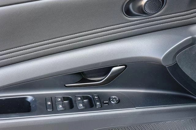 Hyundai Elantra SEL Sport Premium IVT 2026 — side view