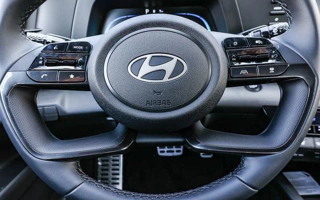 Hyundai Elantra SEL Sport Premium IVT 2026 — side view