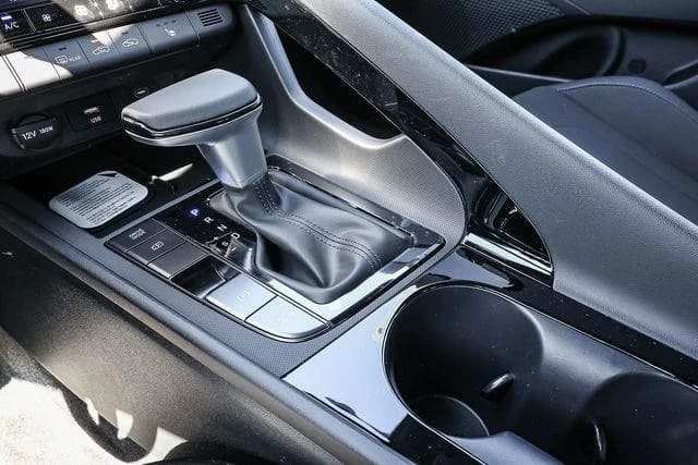 Hyundai Elantra SEL Sport Premium IVT 2026 — side view