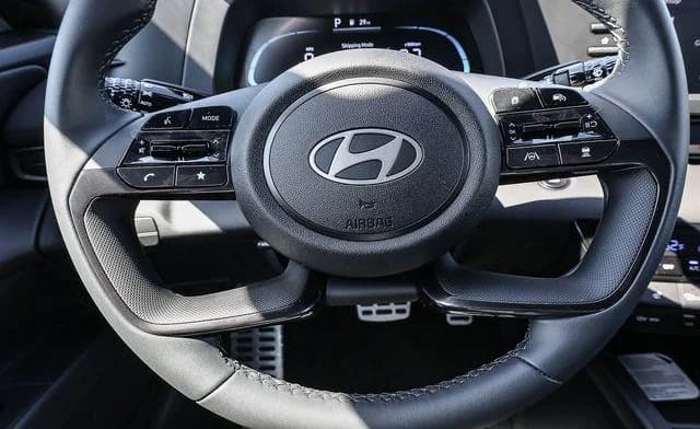 Hyundai Elantra SEL Sport Premium IVT 2026 — side view