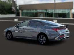 Hyundai Elantra SEL Sport Premium Sedan 2026 — side view