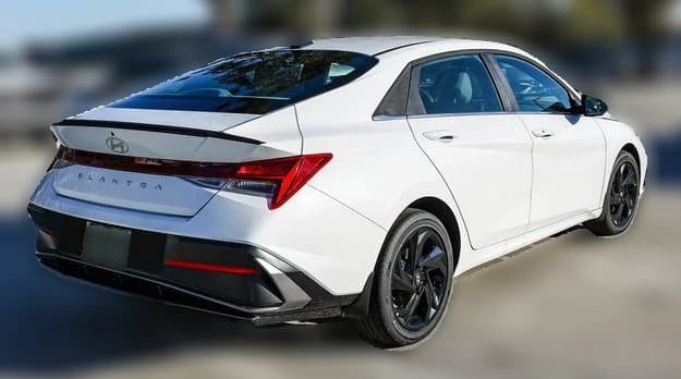 Hyundai Elantra SEL Sport Premium IVT 2026 — side view