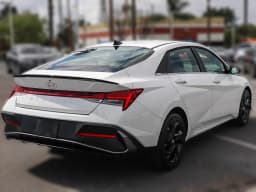 Hyundai Elantra SEL Sport Premium IVT 2026 — side view