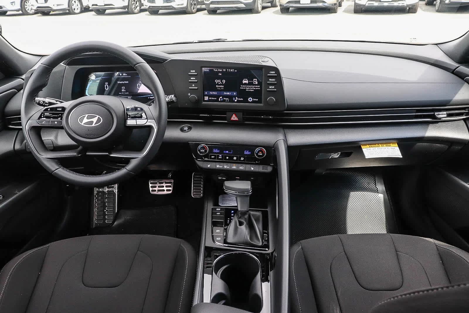 Hyundai Elantra SEL Sport Premium IVT 2026 — side view