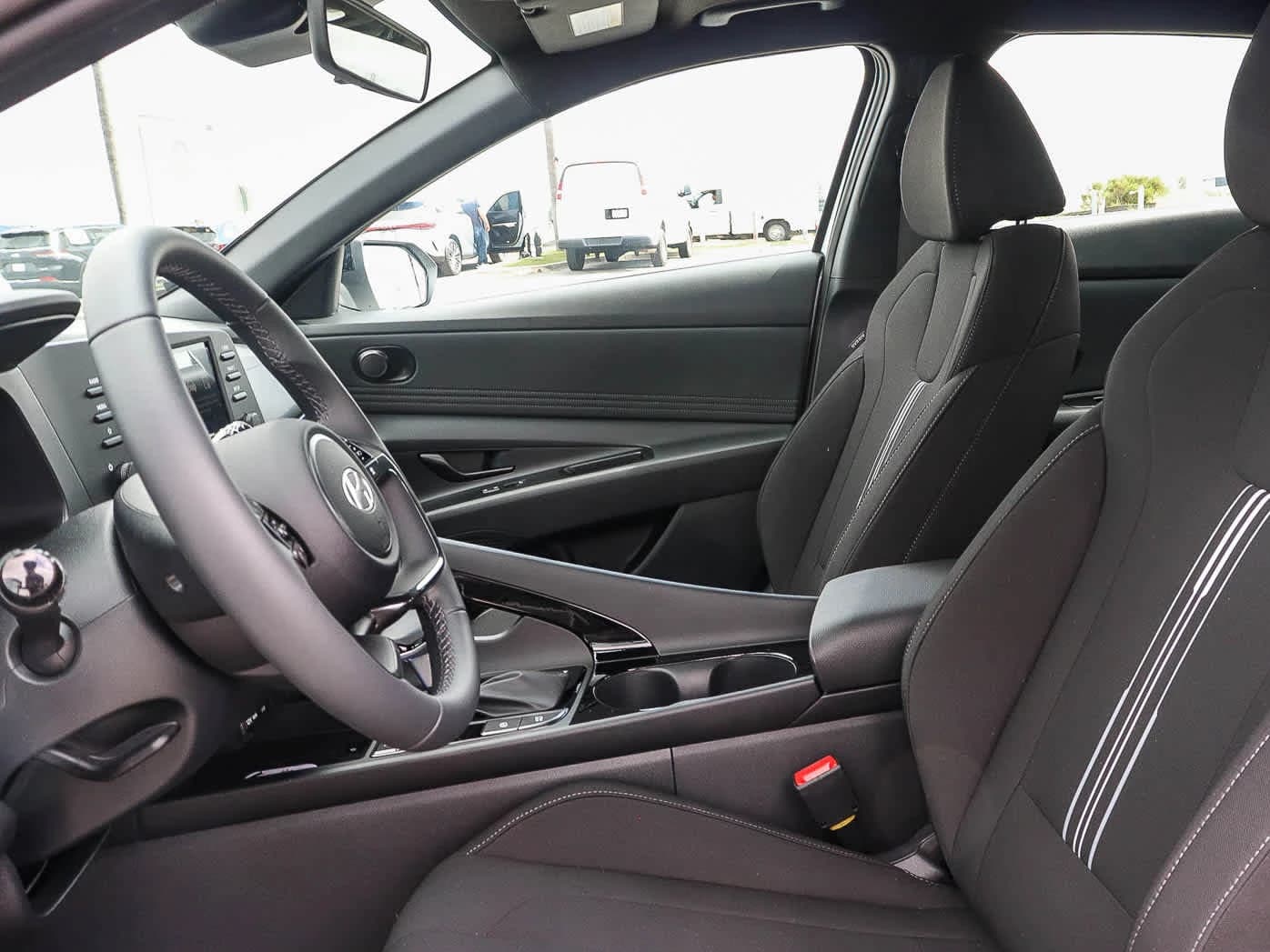 Hyundai Elantra SEL Sport Premium IVT 2026 — side view