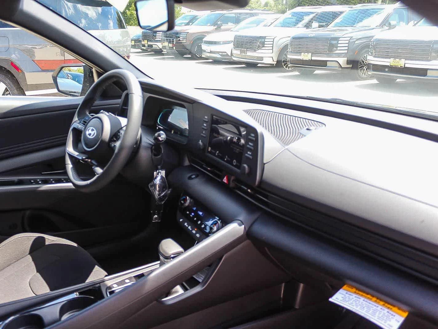 Hyundai Elantra SEL Sport Premium Sedan 2026 — side view