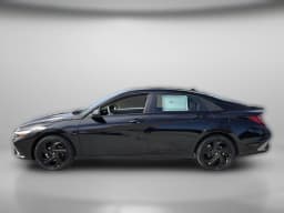 Hyundai Elantra SEL Sport Premium Sedan 2026 — side view