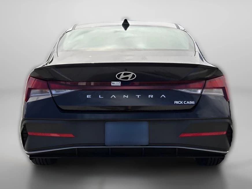 Hyundai Elantra SEL Sport Premium Sedan 2026 — side view