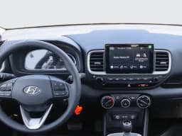 Hyundai Venue SE FWD 2026 — side view