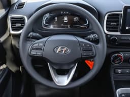 Hyundai Venue SE FWD 2026 — side view