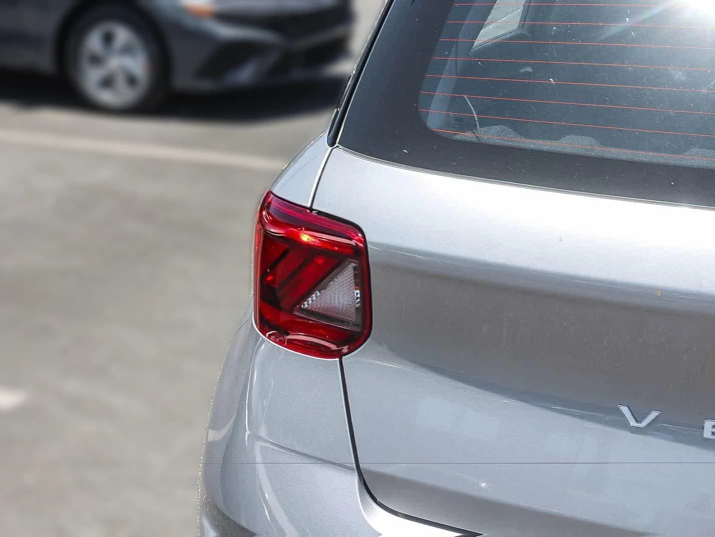 Hyundai Venue SE FWD 2026 — side view
