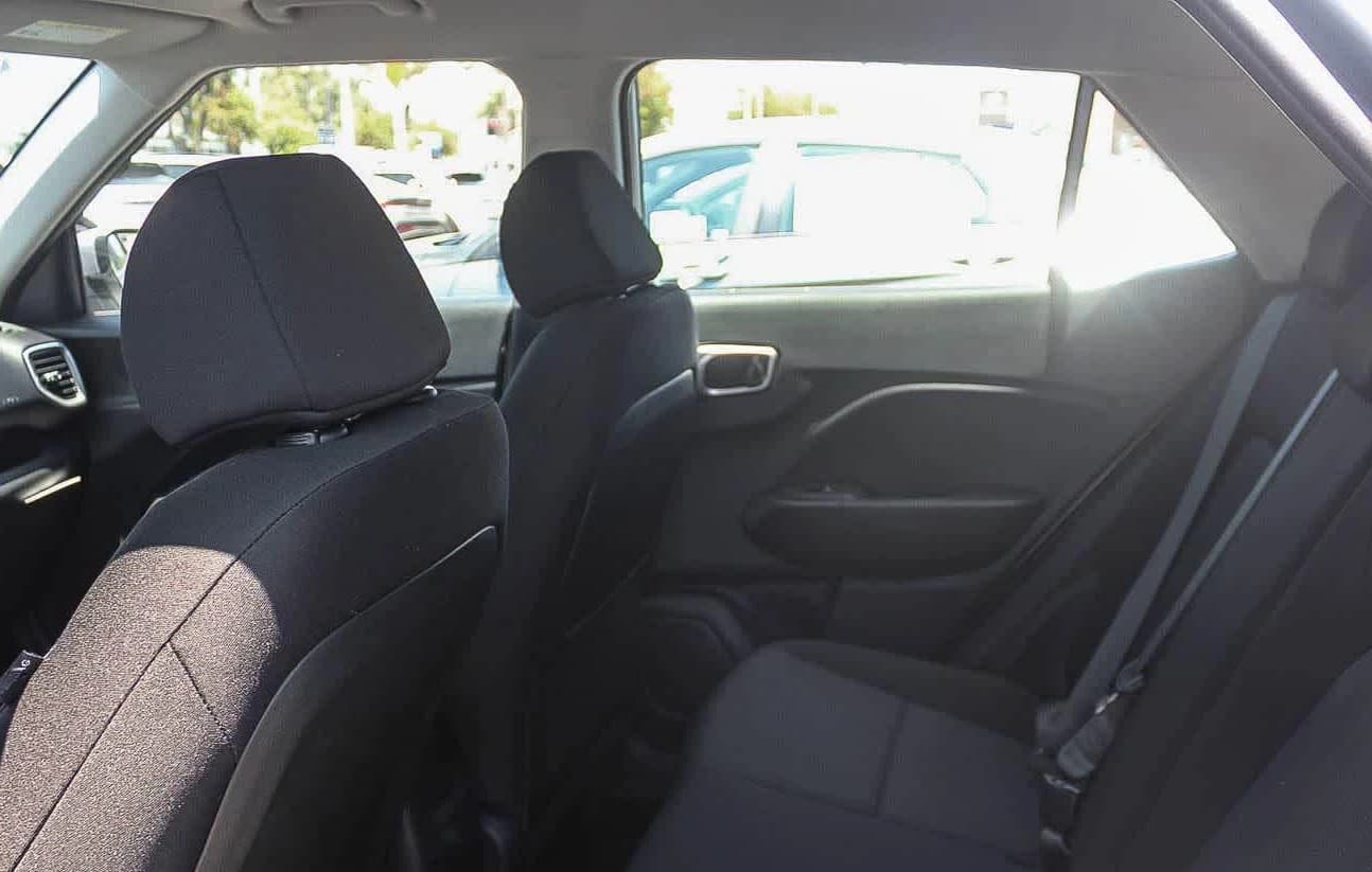 Hyundai Venue SE FWD 2026 — side view
