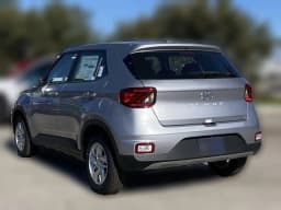 Hyundai Venue SE FWD 2026 — side view