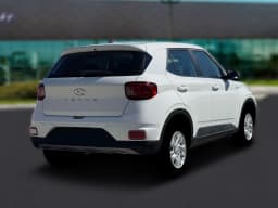 Hyundai Venue SE FWD 2026 — side view
