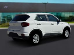 Hyundai Venue SE FWD 2026 — side view