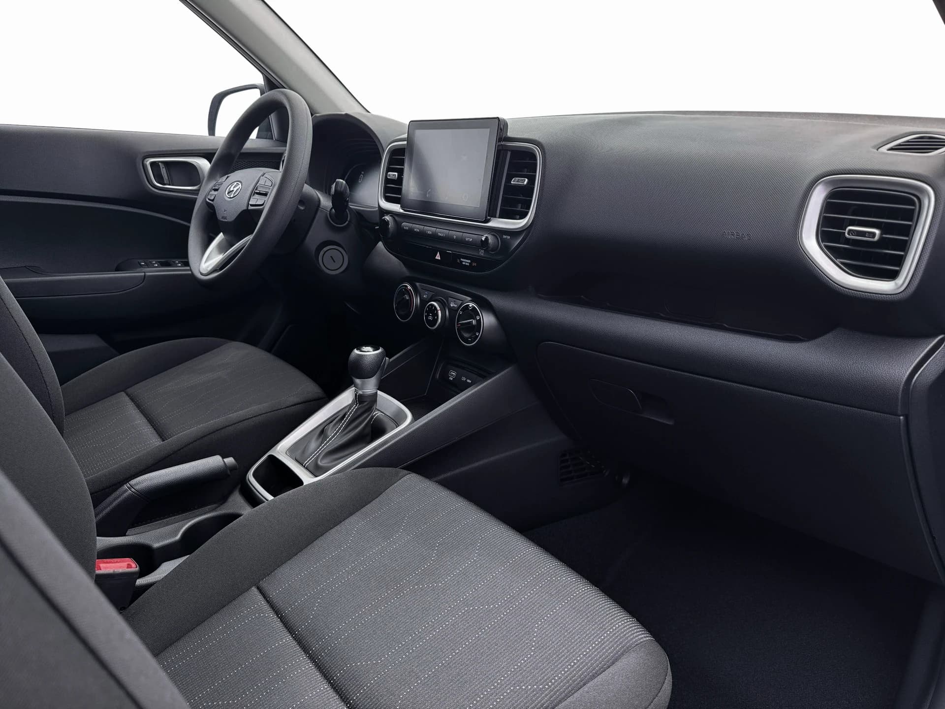 Hyundai Venue SE FWD 2026 — side view