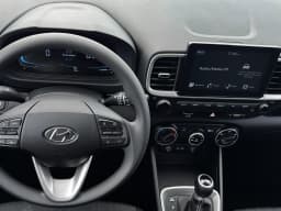 Hyundai Venue SE FWD 2026 — side view