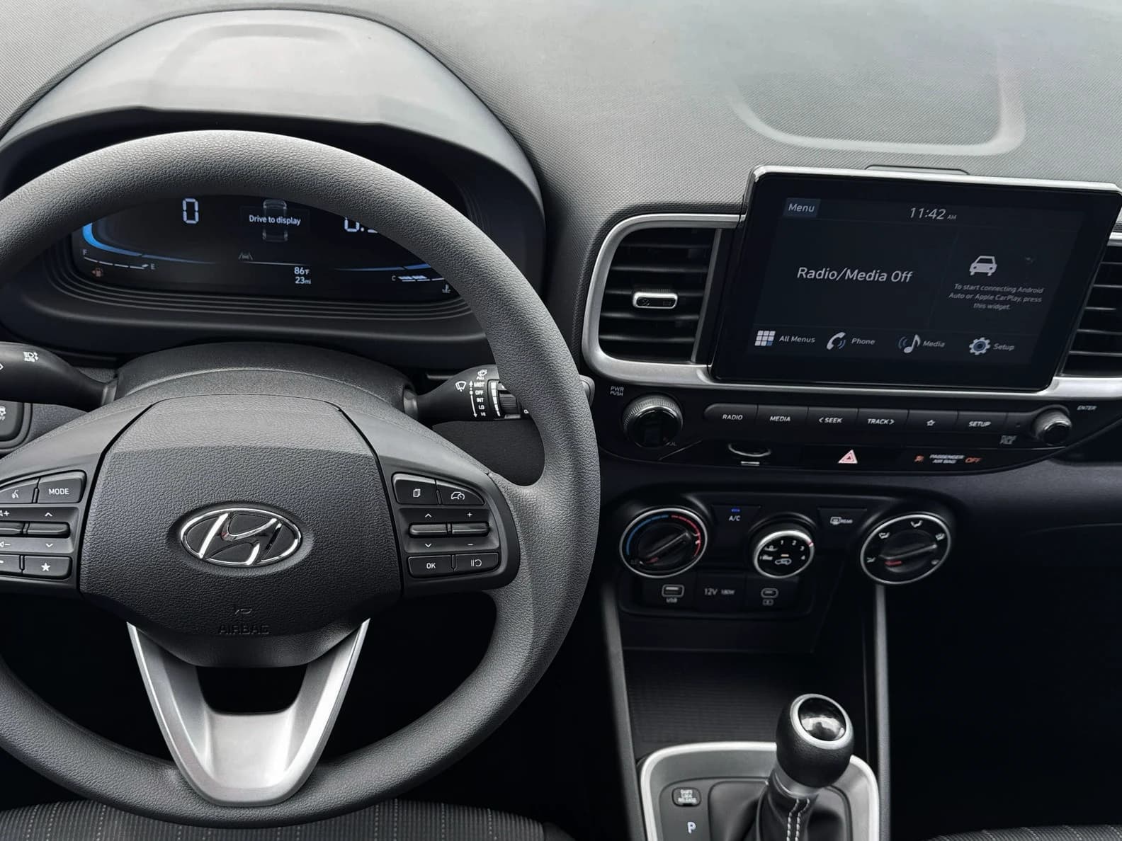 Hyundai Venue SE FWD 2026 — side view