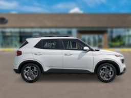 Hyundai Venue SEL FWD 2026 — side view