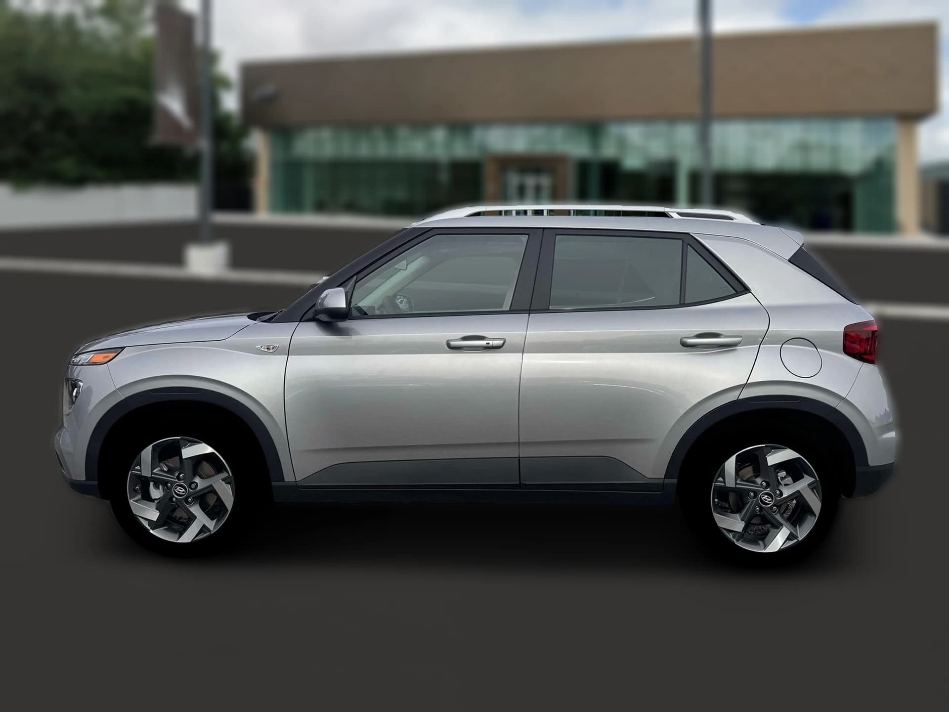 Hyundai Venue SEL FWD 2026 — side view