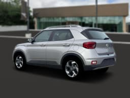 Hyundai Venue SEL FWD 2026 — side view