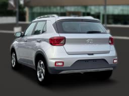 Hyundai Venue SEL FWD 2026 — side view