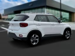 Hyundai Venue SEL FWD 2026 — side view