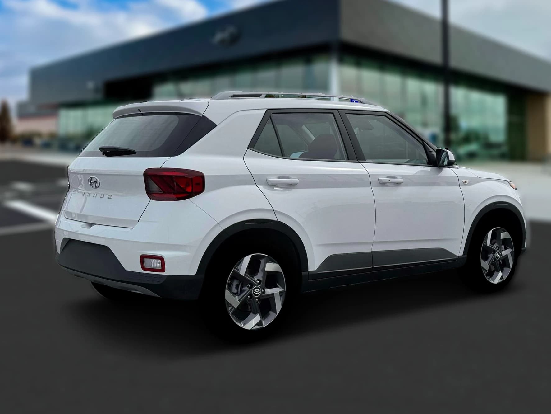 Hyundai Venue SEL FWD 2026 — side view