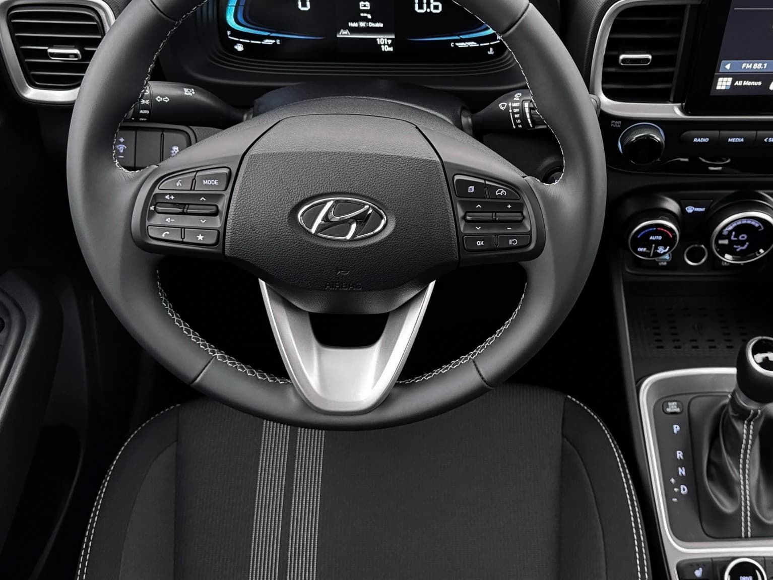 Hyundai Venue SEL FWD 2026 — side view