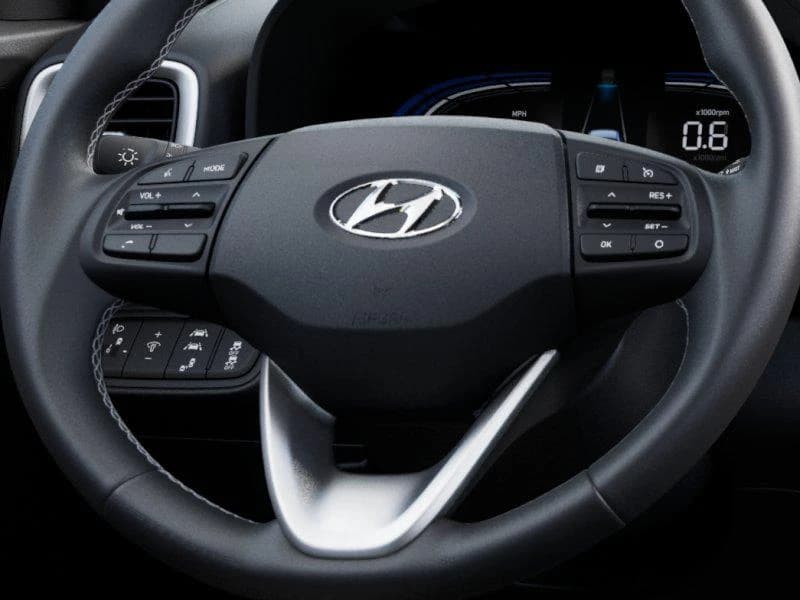 Hyundai Venue SEL FWD 2026 — side view