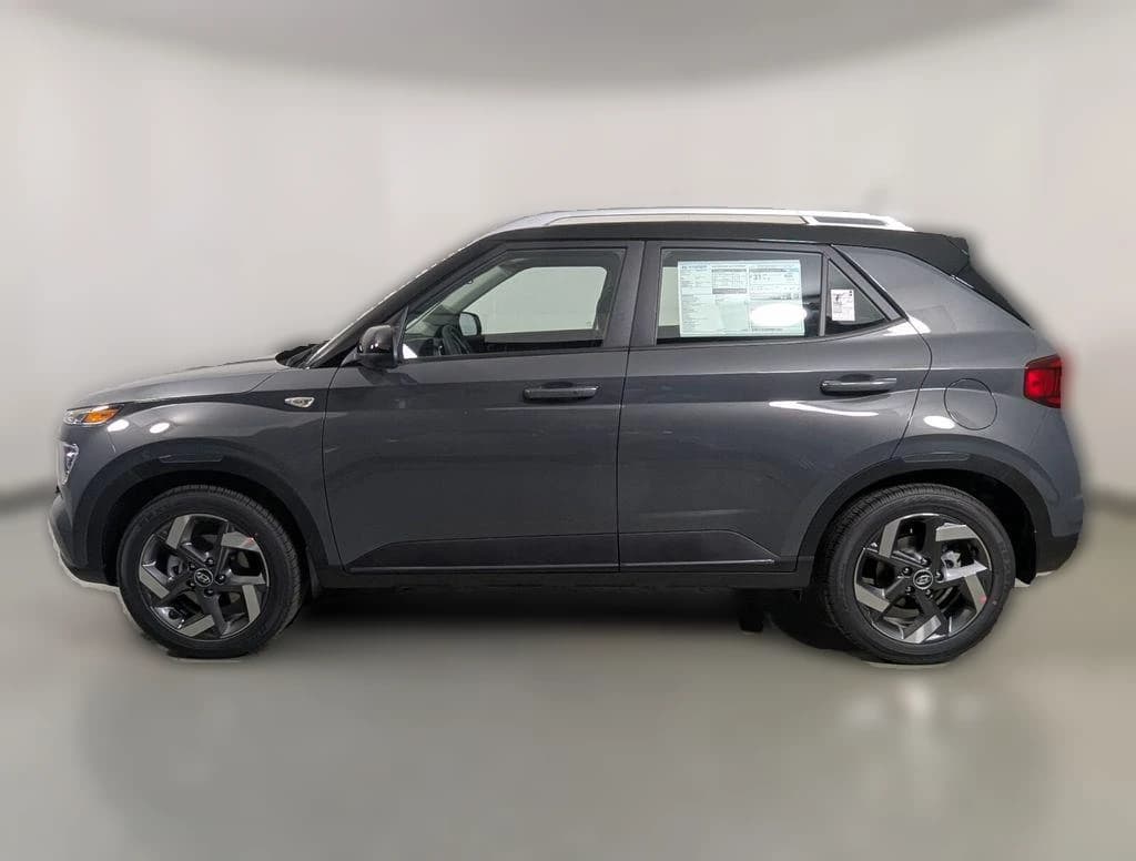 Hyundai Venue SEL FWD w/Two-Tone Roof 2026 — side view