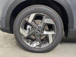 Hyundai Venue SEL FWD w/Two-Tone Roof 2026 — side view