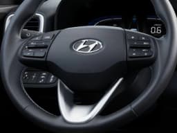 Hyundai Venue SEL FWD 2026 — side view