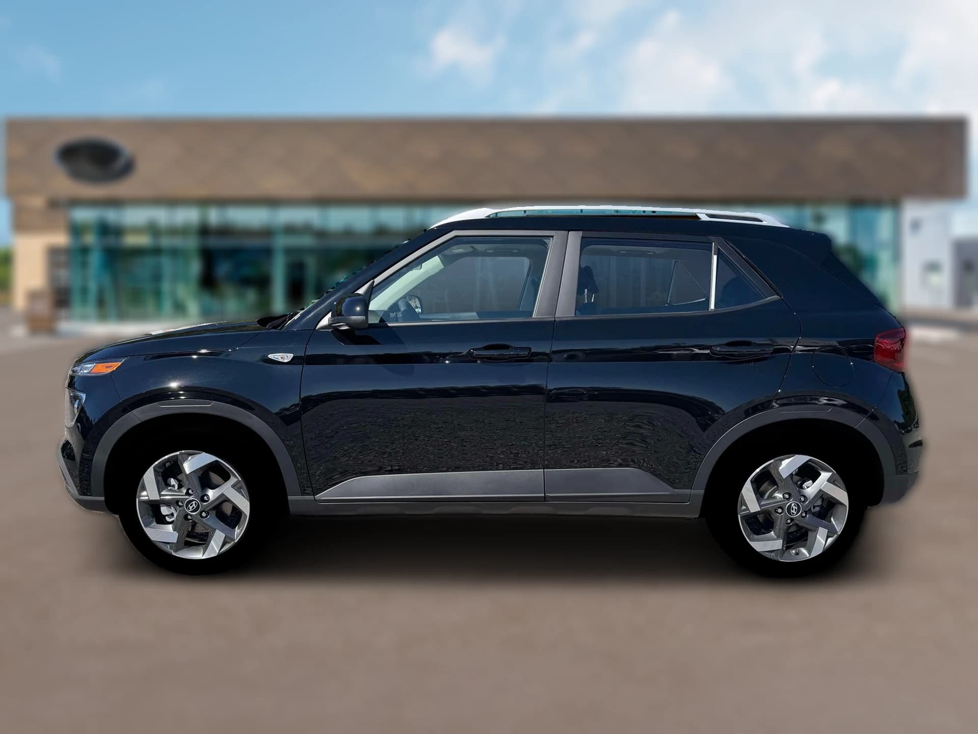 Hyundai Venue SEL FWD 2026 — side view