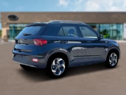 Hyundai Venue SEL FWD 2026 — side view