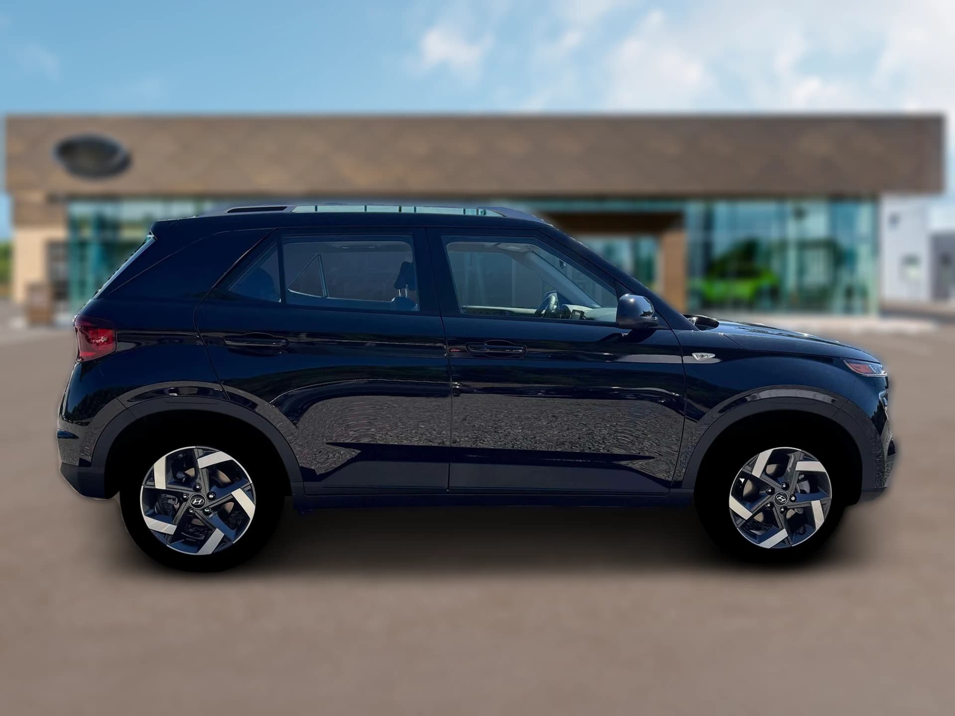 Hyundai Venue SEL FWD 2026 — side view
