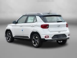 Hyundai Venue SEL FWD 2026 — side view