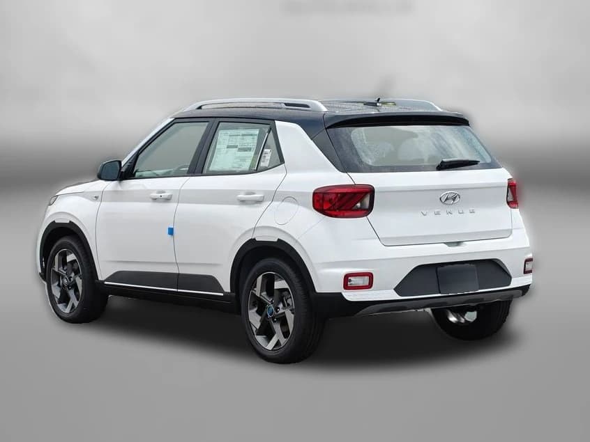 Hyundai Venue SEL FWD 2026 — side view